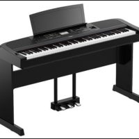 Yamaha DGX-670 Portable Grand Piano W/Stand & Pedals